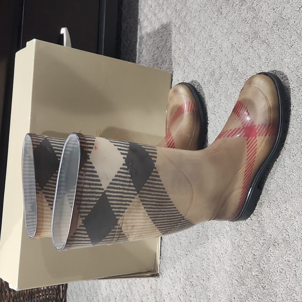 Authentic Burberry Rain Boots Size 8 - Picture 2 of 13